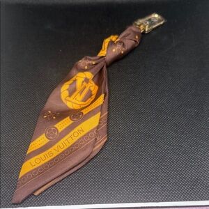 ✅ PRICE IS FIRM ✅ Fashion Brown and Gold Key Holder